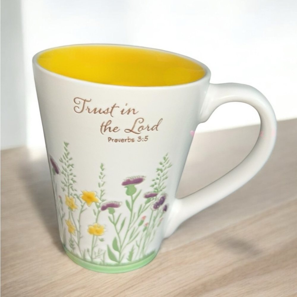 Inspirational “ Trust in the Lord “ Floral Mug